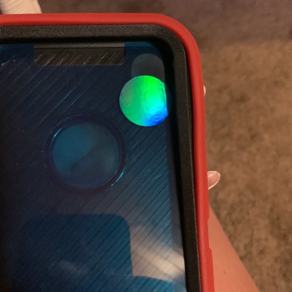 iPhone XR OutterBox case - Picture 8 of 8